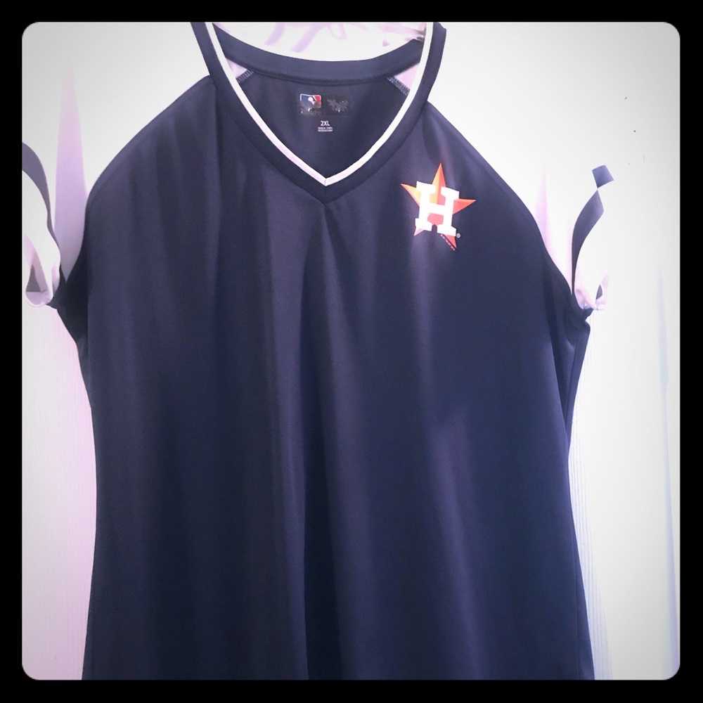 Astro.   Tee